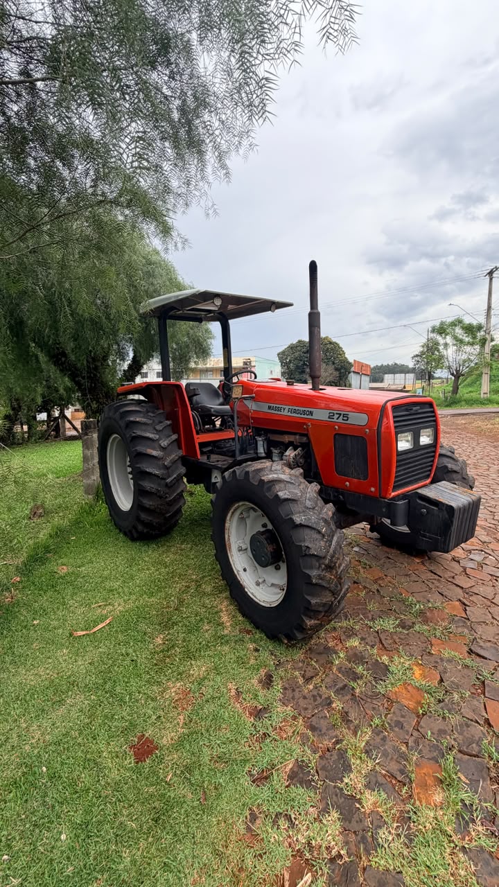 Massey Fergunson 275